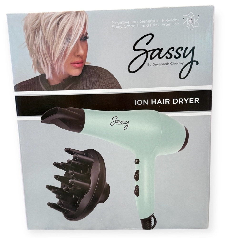 NEW IN BOX Sassy By Savannah Chrisley Ceramic Ion 1875 Watt Salon Grade …